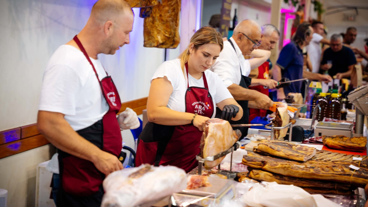 Najavljena izgradnja Kuće pršuta: U Drnišu otvoren festival gastronomskog blaga