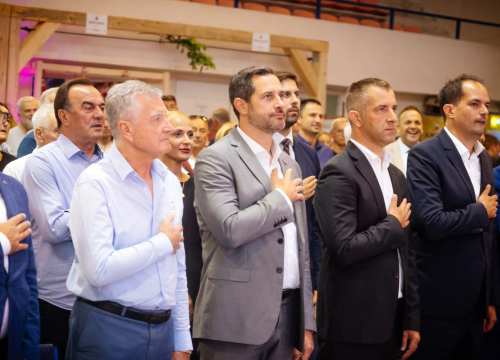 Fotografija 2 - izgradnja Kuće pršuta: U Drnišu otvoren festival gastronomskog blaga