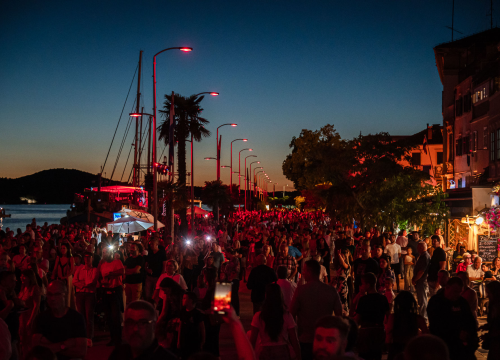 Fotografija 18 - Šibenik impresivnim dron showom obilježio jubilarno izdanje manifestacije Light is life