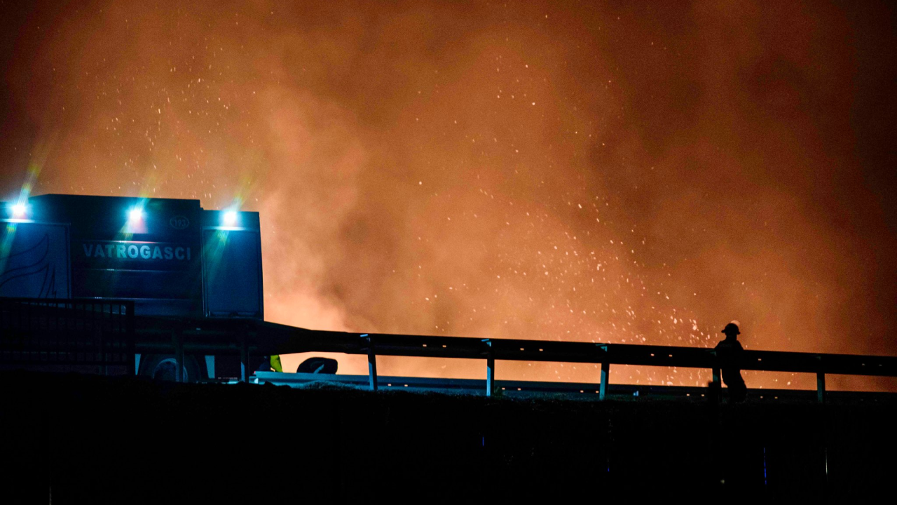 Noćas se kod čvora Vrpolje zapalilo vozilo