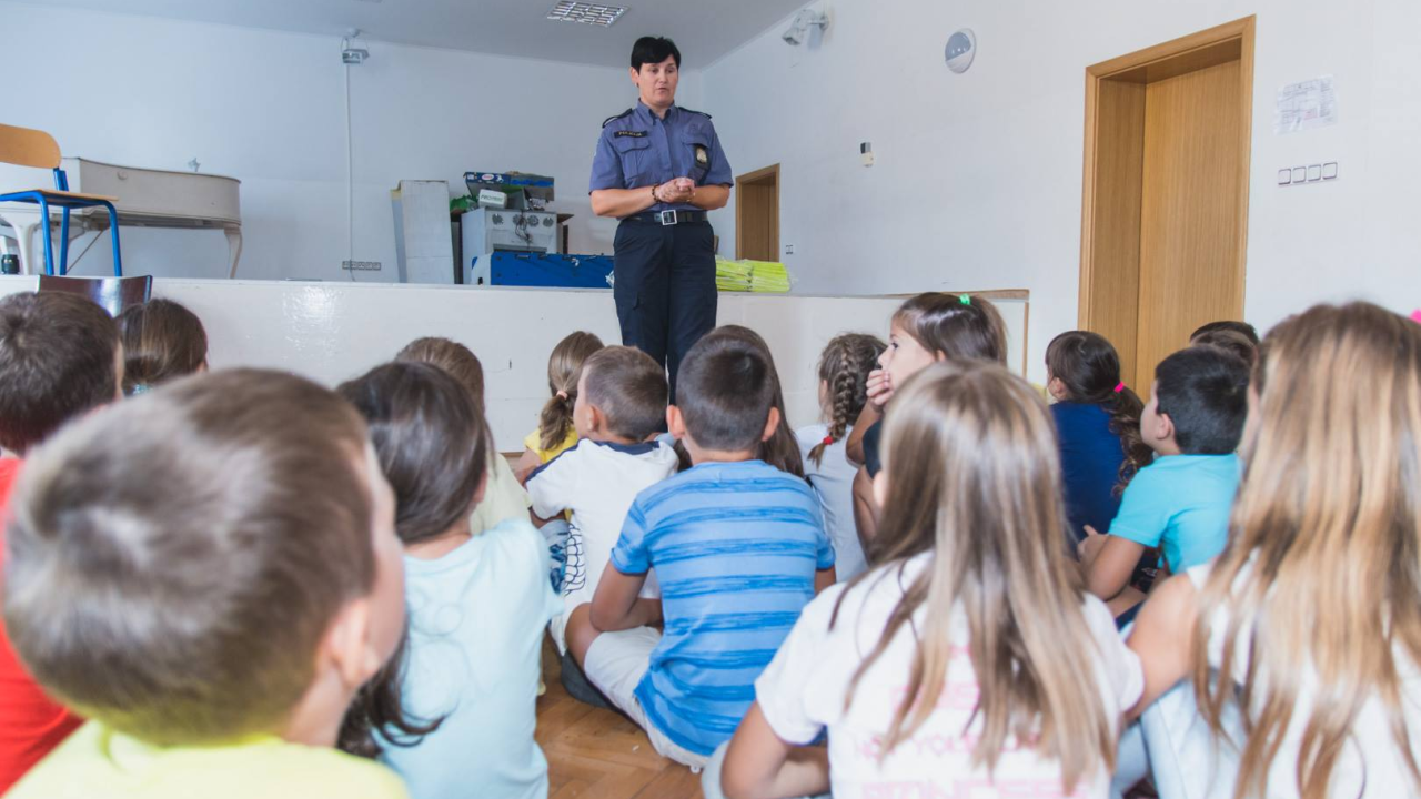Sljedeći tjedan počinje školska godina, policija ima niz savjeta za vozače, roditelje i djecu