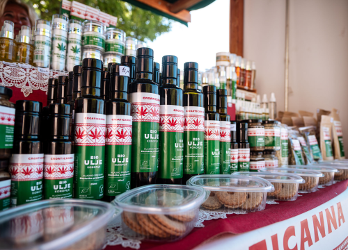 Fotografija 11 - Otvoren 16. Srednjovjekovni sajam u Šibeniku: Nakon petogodišnje pauze vratio se na rivu u punom sjaju