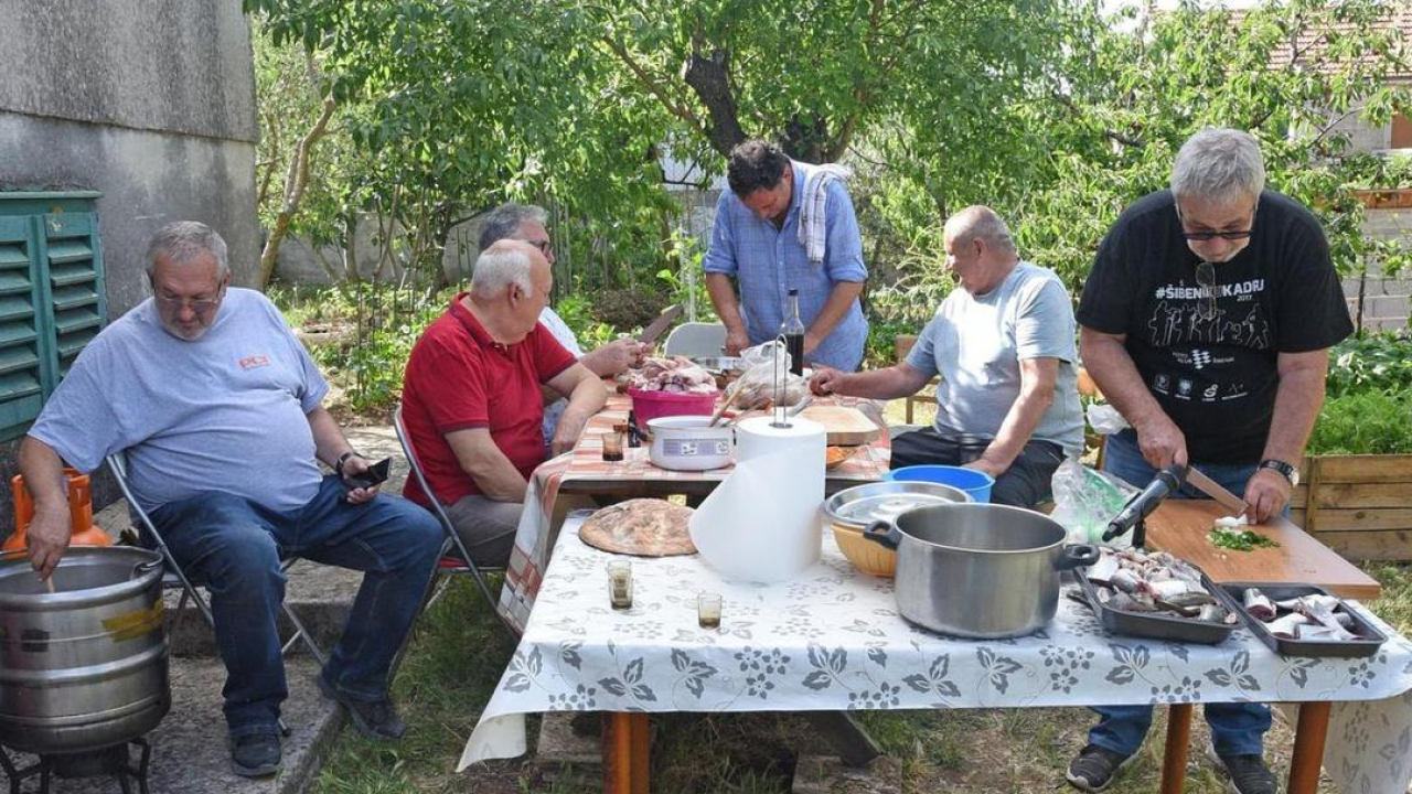 Ušice i nožice u drniškom gurmanskom raju