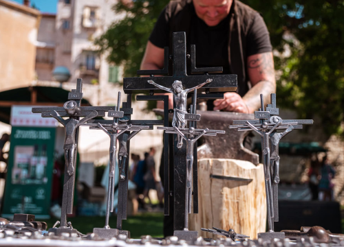 Fotografija 3 - Mirisi i okusi prošlosti: Bogata ponuda štandova na srednjovjekovnom sajmu u Šibeniku
