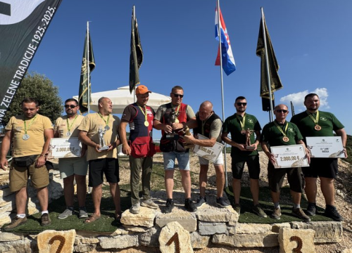 Fotografija 2 - LD Kamenjarka iz Tisnog pobjednik 3. Memorijalnog kupa u lovnom streljaštvu ‘Đuro Dečak’ u Dazlini