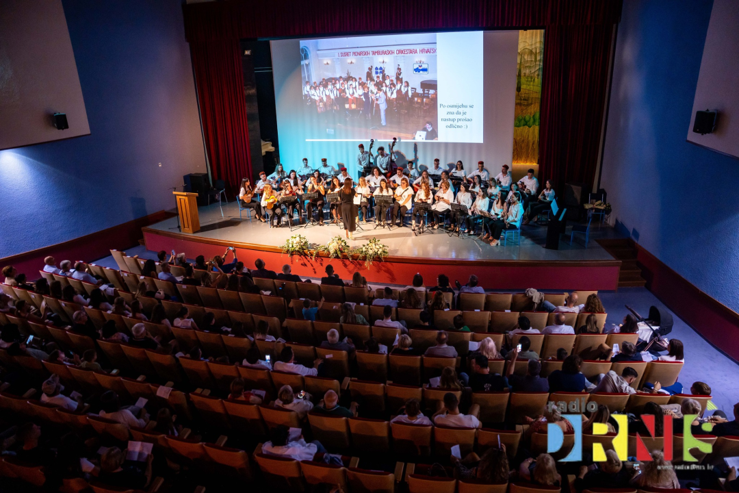Drniški Tamburaški orkestar obilježio veliki jubilej i prvu memorijalnu večer posvećenu Milki Tomić