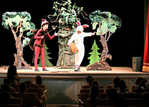 Fotografija 3 - HNK Šibenik gostovao na Hvaru: Naši glumci predstavama oduševili velike i male