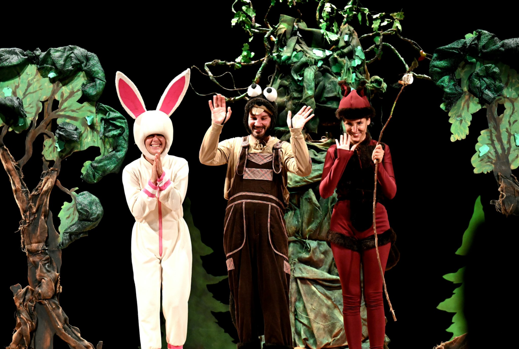 HNK Šibenik gostovao na Hvaru: Naši glumci predstavama oduševili velike i male