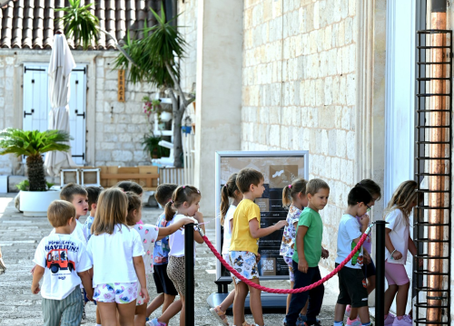 Fotografija 9 - HNK Šibenik gostovao na Hvaru: Naši glumci predstavama oduševili velike i male