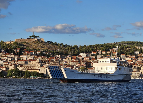 Trajekt zbog loših vremenskih uvjeta ne pristaje u luku Kaprije