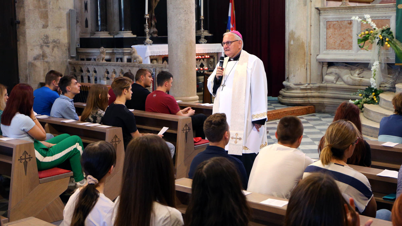 'Zaziv duha svetoga': U nedjelju u Katedrali blagoslov učenika i knjiga