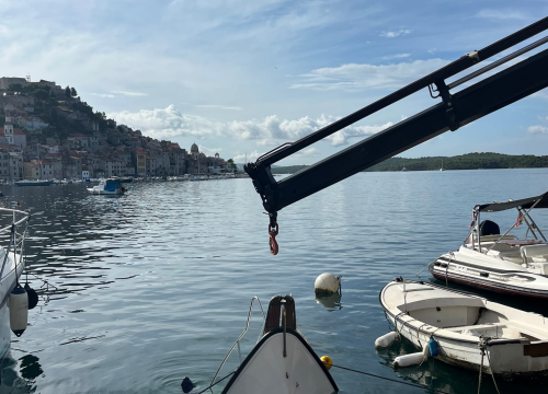Fotografija 2 - Gliser u Docu jutro dočekao pod vodom: ‘Šteta je opet počinjena, a o svemu nema ni riječi, niti rješenja’