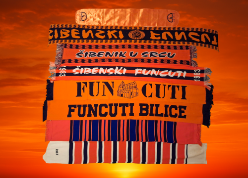 Fotografija 5 - FOTO Traži se koji nedostaje: Pogledajte 32 šala kojima su Funcuti mahali na tribini