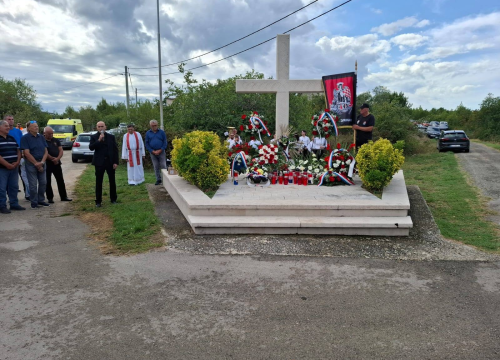 Fotografija 4 - Polaganje vijenaca u Velikoj Glavi