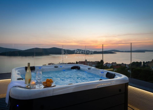 Fotografija 12 - Vila iz snova na prodaju u Žaboriću: 12 soba, terasa s jacuzzijem, privatni sportski teren...