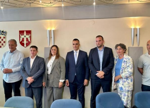 Potpisani ugovori za dogradnju i sanaciju luka na Prviću