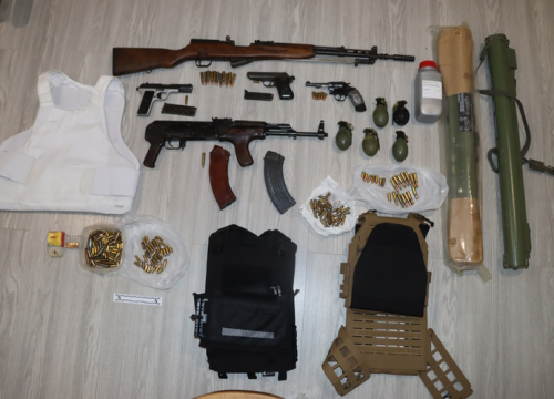 Mladić širio strah u Zagrebu: Pucao u stanove i kuće, uperio pištolj i u policiju