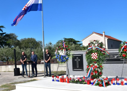 U Konjevratima svečano otvoren Spomenik poginulim braniteljima