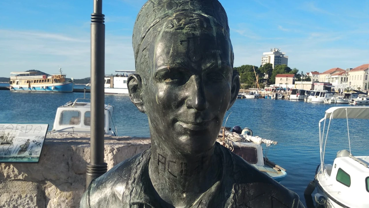 Sramotan čin vandalizma na spomeniku vodičkoj tradiciji