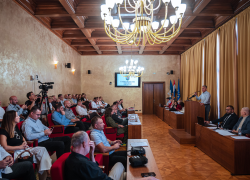 Izglasan rebalans šibenskog proračuna, kreće naplata parkinga u Triglavskoj, umirovljenici dobivaju Silver karticu pogodnosti