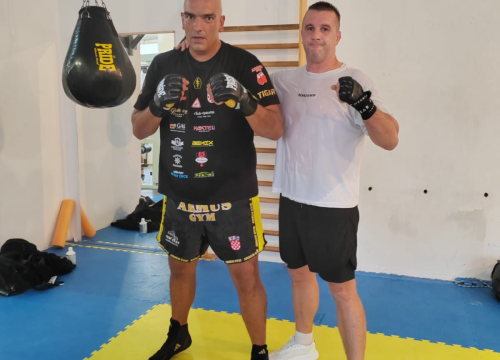 Fotografija 15 - FOTO Šibenski boksač Marko 'Ghetto' Aleksić nabrijan pred prvi meč karijere protiv iskusnog Alića: 'Idemo ga ugasiti'