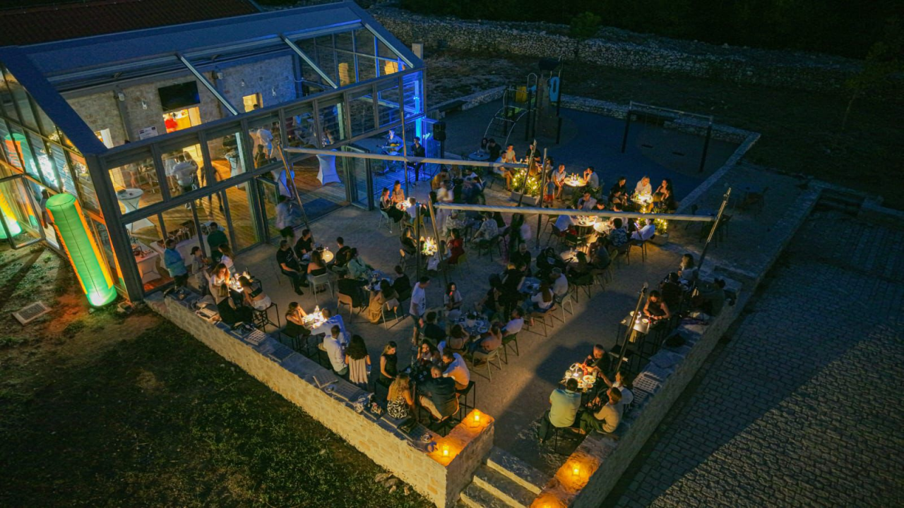 Ne propustite sjajnu glazbenu večer uz more: Duo Fenix u Naturi!