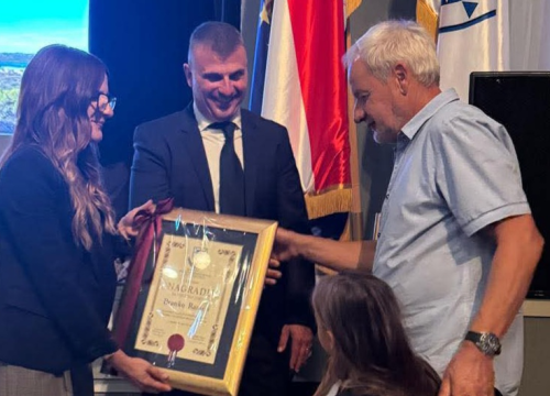Na svečanoj sjednici Općine Murter-Kornati kapetanu Branku Rameši dodijeljena nagrada za životno djelo