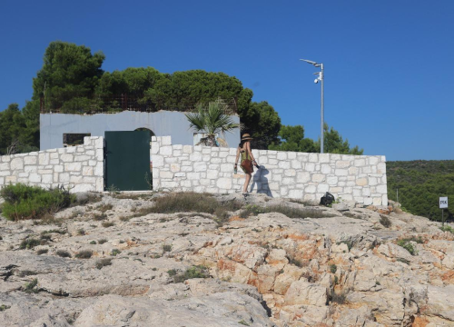 Nastavak murterske trakavice: Pripuz uklonio pa opet vratito mobilne kućice u ilegalnom kampu