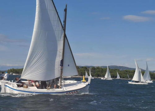 Posada gajete 'Mare' prva na velikoj regati Latinskog idra