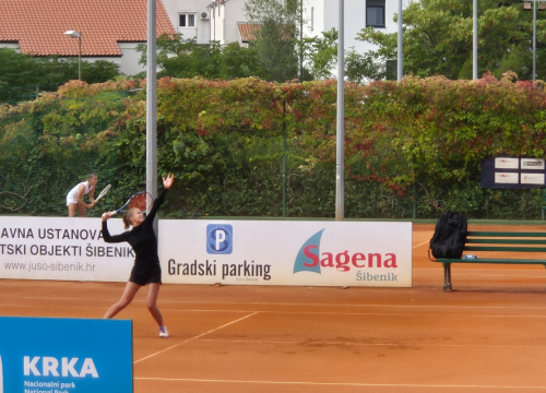 Fotografija 3 - FOTO Počele kvalifikacije teniskog turnira 'W15 Šibenik Open': Za koji dan u akciji Konjuh i Šibenčanka Bumbak