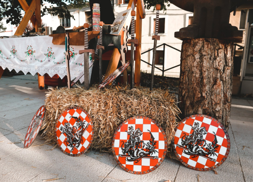 Knin zasjao u znaku tradicije: Održan prvi Festival starih zanata i Festival diplara