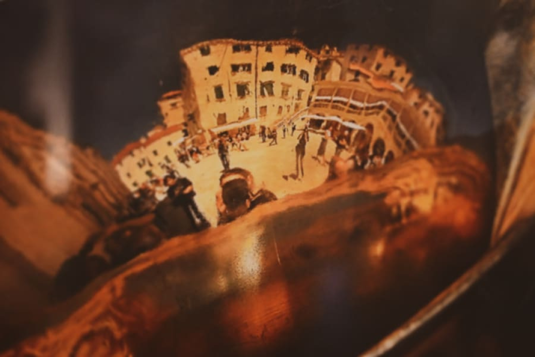 Fotografijama u čast Šibeniku: U galeriji Azimuta otvorena izložba Mirande Trklje