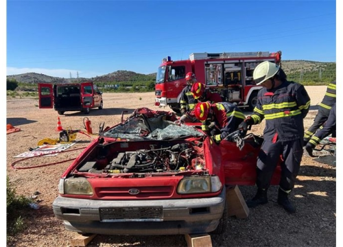 Fotografija 5 - Od Bilica do Primoštena: Vatrogasci završili obuku za spašavanje u prometnim nesrećama