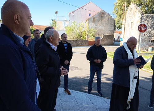 Fotografija 6 - Obilježena 34. obljetnica pogibije hrvatskih branitelja u Unešiću