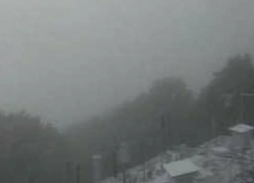 Zavižan se zabijelio, a večeras se čuvajte jake i olujne bure diljem obale