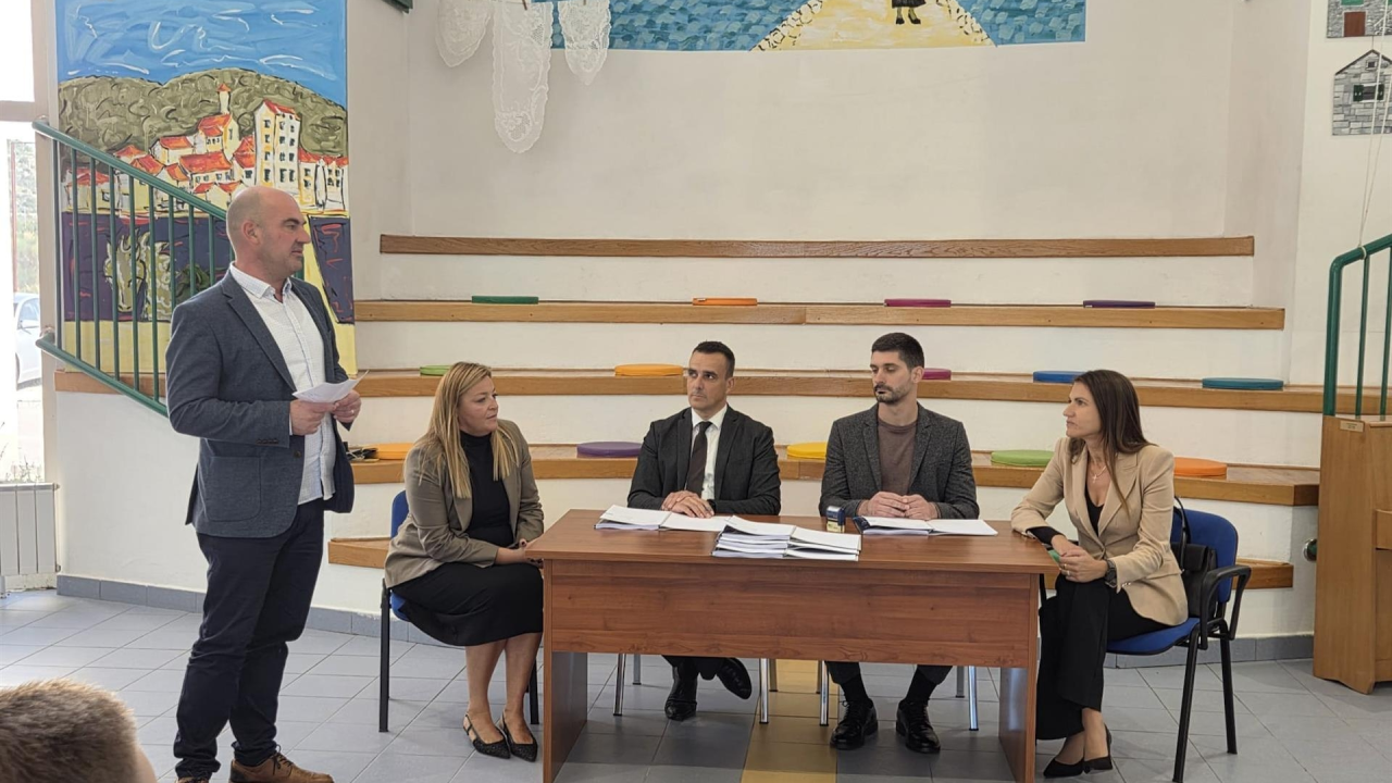 U Rogoznici potpisan ugovor za dogradnju školske sportske dvorane