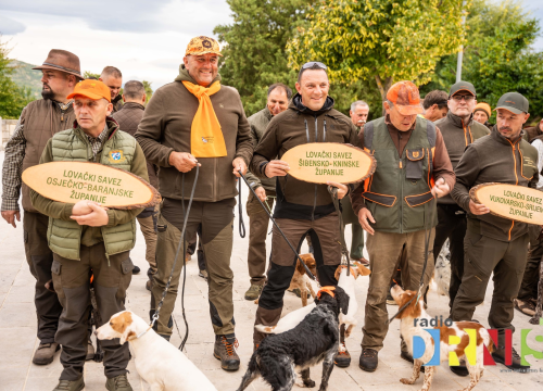 Fotografija 27 - U Drnišu otvoreno Državno prvenstvo u radu lovnih pasa