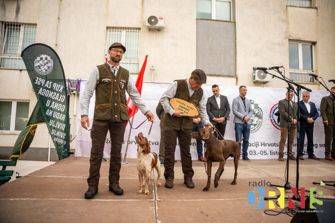 U Drnišu otvoreno Državno prvenstvo u radu lovnih pasa