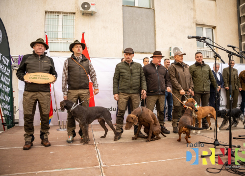 Fotografija 28 - U Drnišu otvoreno Državno prvenstvo u radu lovnih pasa
