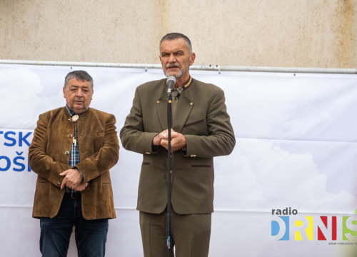 Fotografija 2 - U Drnišu otvoreno Državno prvenstvo u radu lovnih pasa