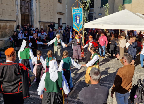 Fotografija 2 - Primoštenska delegacija posjetila Italiju