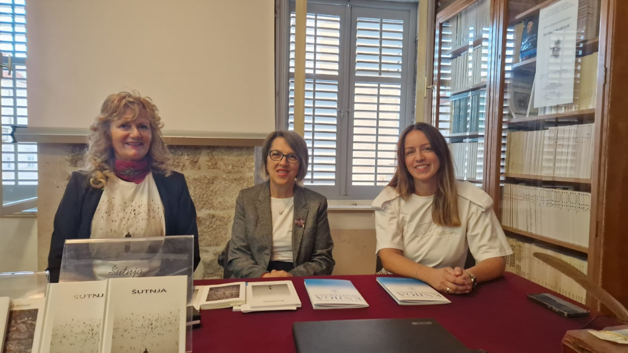 Šibenska gradska knjižnica u Splitu predstavila radove Maje Gulin i Aljoše Vukovića