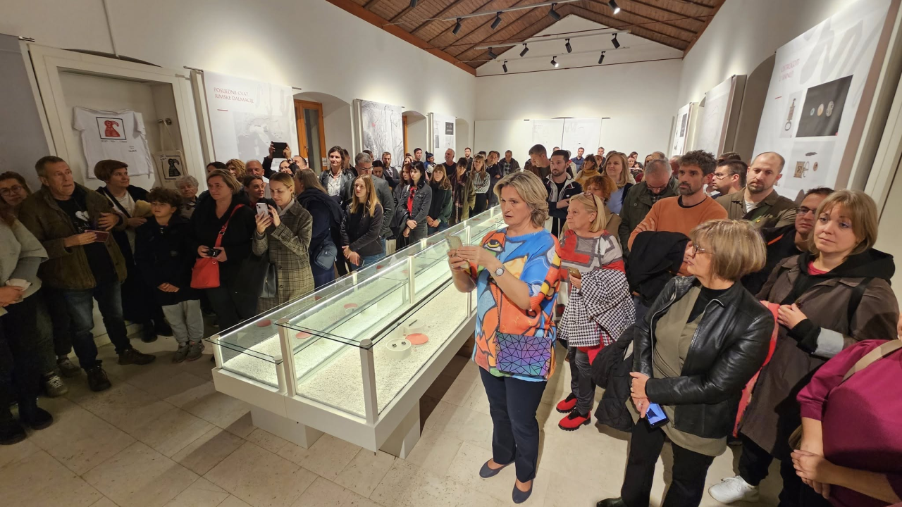 Život, smrt i vječnost u kasnoj antici: Otvorena izložba 'Et post mortem vita' u kninskom muzeju