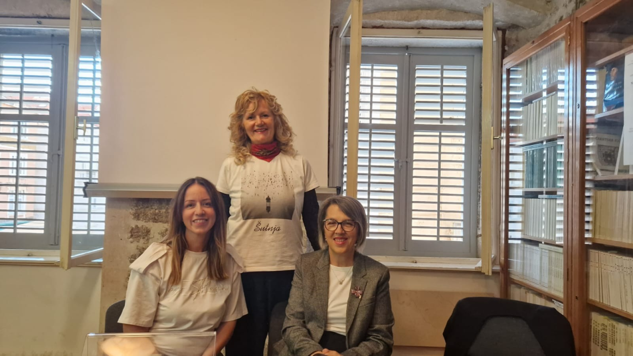 Šibenska gradska knjižnica u Splitu predstavila radove Maje Gulin i Aljoše Vukovića