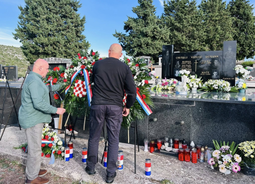 Fotografija 2 - Obilježena 30. godišnjica pogibije branitelja Tonija Višnjića u Danilo Birnju