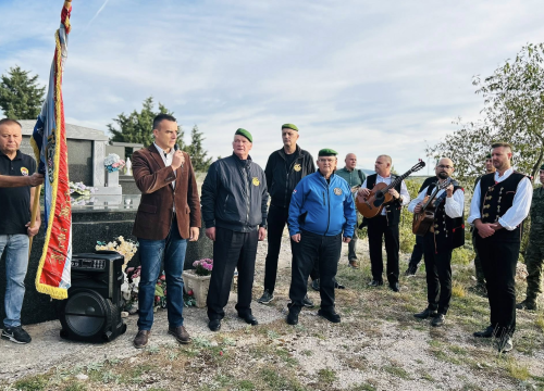 Fotografija 5 - Obilježena 30. godišnjica pogibije branitelja Tonija Višnjića u Danilo Birnju