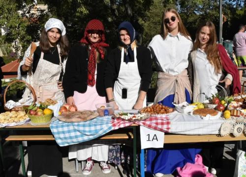 Fotografija 1 - Učenici Gimnazije Antuna Vrančića kreativnim prezentacijama obilježili Dan kruha