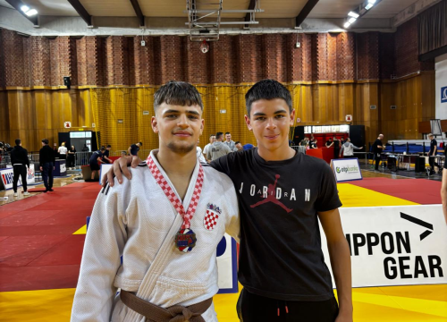 Fotografija 1 - Roko Pletikosa i Filip Knez predstavljali Judo klub Šibenk na prvenstvu u Dubrovniku
