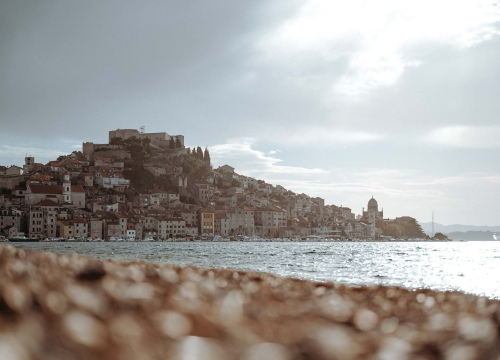 Fotoklub Šibenik priprema međunarodnu izložbu 'Lovely Old Town' – posvetu ljepoti starih gradova i Milivoju Zeniću