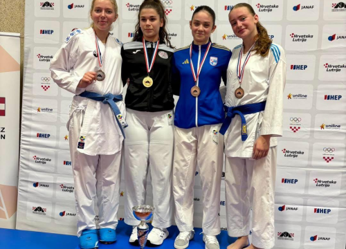 Fotografija 1 - FOTO Karate klub Okit nastupio na Kupu Hrvatske, dvije članice došle do medalje i reprezentacije